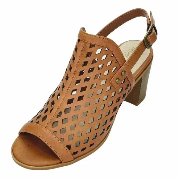 Easy Street Erin Tan Burnish Women's Sandals - Picture 11 of 13